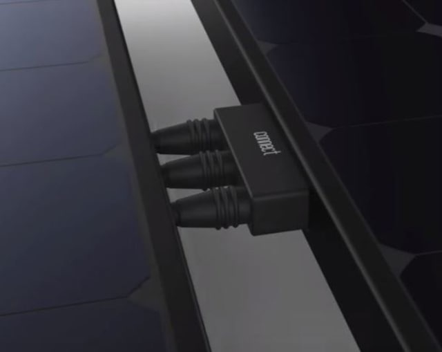 SolPad Panels Snap Together (Courtesy of SunCulture Solar)