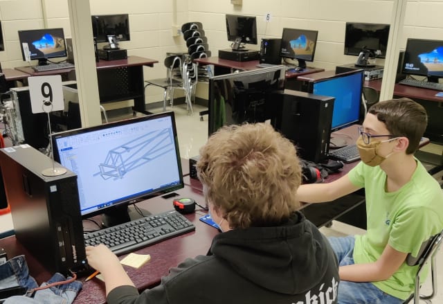 Students using Solid Edge CAD software. (Image courtesy of Siemens Digital Industries.)