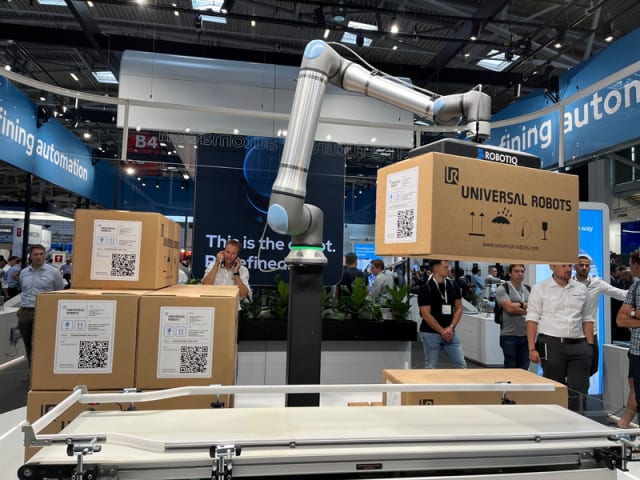 Universal Robot’s UR 20 cobot in action at Automatica 2022 in Munich. (Image Source: Universal Robots)