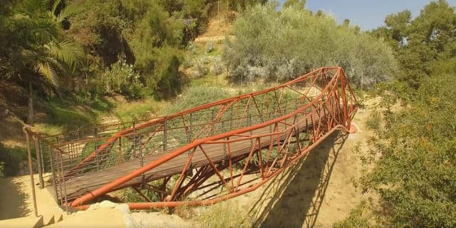 The Arroyo Pedestrian Bridge in Los Angeles was built in collaboration between the Autodesk Research Robotics Lab and USC’s School of Architecture. (Image courtesy of Autodesk Redshift.)