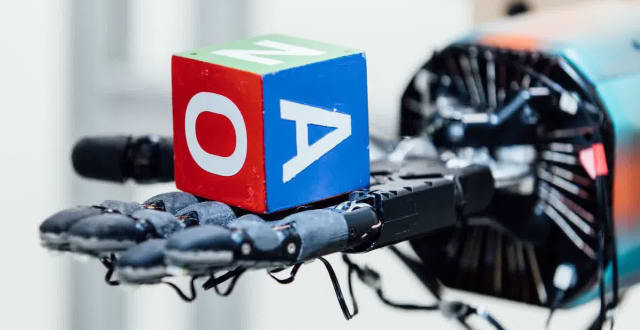 Currently, machine-learning is only being used by robotics in Open AI’s Dactyl experiment, which uses reinforcement learning to “learn dexterous in-hand manipulation policies which can perform vision-based object reorientation on a physical Shadow Dexterous Hand.” (Image courtesy of Open AI.)