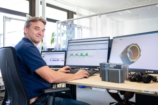 Unlocking horizontal flows of data enables teams across the product and production lifecycle to accelerate their processes through faster and clearer collaboration. (Image: Siemens.)