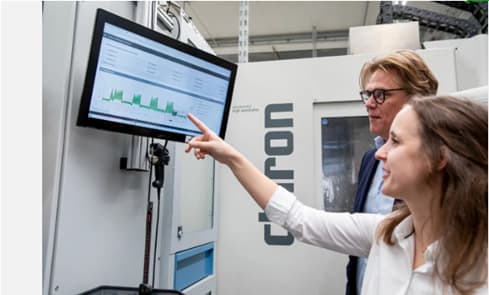 Vertical data flows, enabled by IT/OT convergence, connect managers and planners to the operations throughout the organization. (Image: Siemens.)