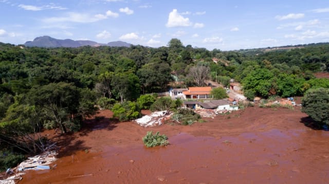 The Brumadinho collapse killed at least two hundred people and poisoned nearby drinking water with minetailings. An audit has shown that another nearby dam is at risk of collapsing as well. (Image courtesy of CTV News.)