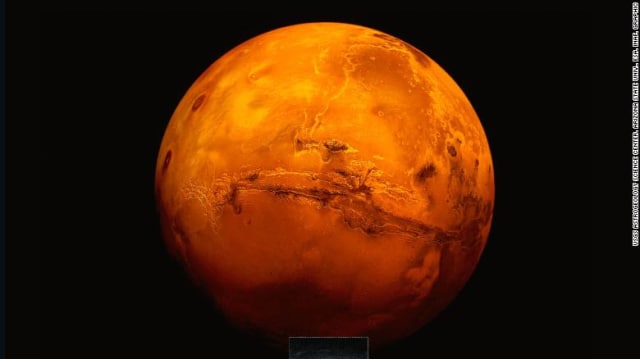 In the event of a manned Mars mission, the first landers would face inhospitable conditions. NASA’sHabitat Centennial Challenge is aimed at designing structures to help them survive.(Image courtesy of USGS Astrogeology Center.)