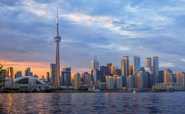 Toronto is becoming the more affordable new Silicon Valley, attracting more immigrants in high-tech industries. (Image courtesy of Getty Images.)