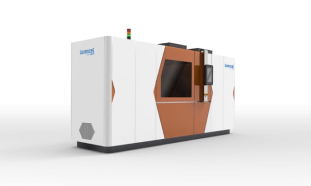 Luxexcel’s new VisionPlatform 7 technology agnostic integrates various objects during the 3D printing process, allowing eyewear manufacturers to create prescription smart eyewear. (Image courtesy of Luxexcel.)