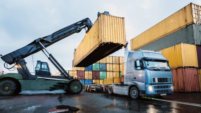 Early small scale commercial electric roads are expected in busy transport corridors linking ferry ports to warehouse complexes. This will reduce operating costs for haulage companies.