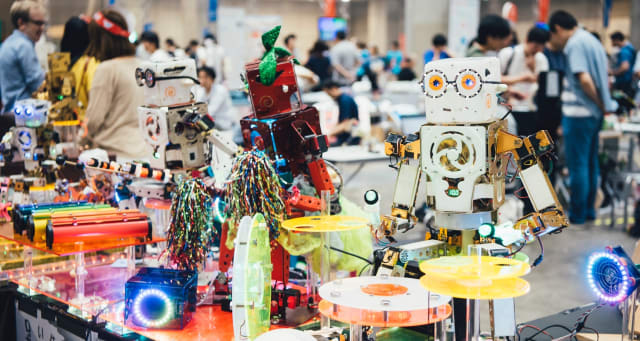While people haven’t been able to attend Maker Faires during the pandemic, they have turned to a different platform to help them reconnect with the maker community. (Image courtesy of Makezine.)