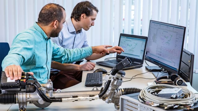 WORKING TOGETHER WITH SIEMENS. The picture is from a project at Tampere University where Siemens, in collaboration with the university, researched digital twins. Siemens’ design and way of thinking about the concept of digital twins has certain similarities with Mevea. A standardized Functional Mockup Interface (FMI) is being implemented by Mevea to enable interaction with Siemens’ comprehensive technology.