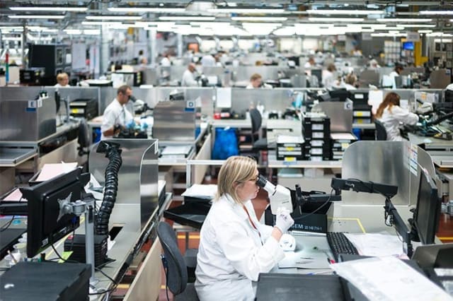 IT IS EASY TO REALIZE THAT THERE ARE OBVIOUS CHALLENGES when it comes to sharing technical information. There are several reasons, but two crucial ones are that it is about different stages in the product life cycle, and that it also affects different technical disciplines.