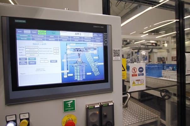 To build a strong and competitive industry, you must be at the forefront and must use new technology. When it comes to the manufacturing side of its business, SKF works tightly with Siemens Digital Industries. In SKF’s highly automated D-factory in Gothenburg, Sweden—which is globally responsible for SKF's spherical roller bearings—all machines and equipment are connected to be able to collect and utilize data from production. The degree of automation is high; the machines and equipment are capable. All machining machines have Siemens’ high-performance CNC control systems as standard.