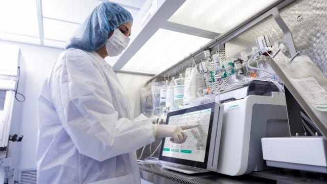 According to today’s announcement, medical technology company B. Braun will implement and run its operations on Dassault Systèmes 3DEXPERIENCE platform based on the “Licensed to Cure” industry solution. For Dassault’s largest solution partner, PLM consultant and system integrator TECHNIA , this order is a milestone. TECHNIA will supply Dassault’s PLM solution 3DEXPERIENCE to more than 13,000 users in B. Braun, which makes this deal one of this year’s biggest in European PLM business. One of the objectives of this Dassault solution is to digitally link together and create a future-driven seamlessness between PLM, ERP and CRM systems. Shown in the picture is an example of what B. Braun produces. B. Braun Medical has integrated both macro- and micro-fluidic handling into one TPN compounding system. The APEX Compounding System is designed to provide exceptional precision in delivering micro ingredients while increasing compounding speed.