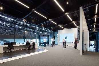 The control room and its large screens provide visitors with real-time process performance data for the current production process. (image courtesy of Trumpf.)