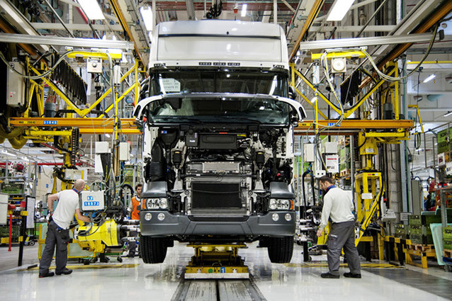 Tailor-made trucks are Scania’s speciality. On average the company produces 1.2 trucks, out of 60,000 annually, with the same configuration.