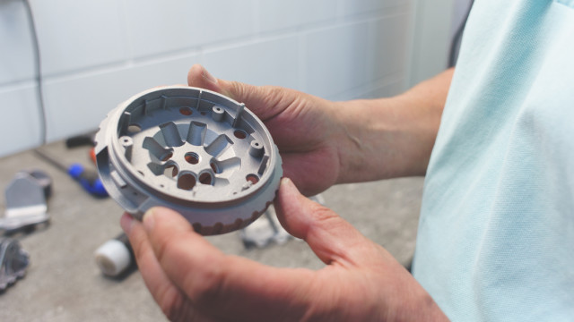 A metal 3D-printed part demonstrating the capabilities of 3D Hubs’ metal 3D printing service bureaus.