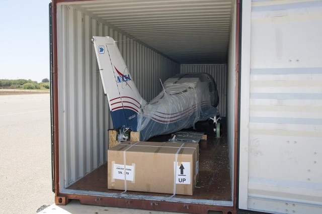 The Tecnam P2006T fuselage arrives in California. (Image courtesy of NASA.)