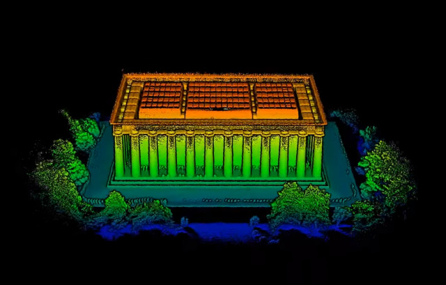 GeoSLAM did a project very similar to its scan of the conference hall using the Lincoln Memorial as a subject. The entire project only took a few hours. (Image courtesy of GeoSLAM.)