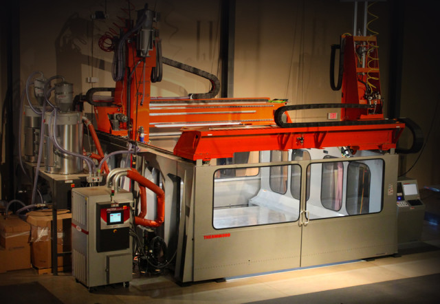 Thermwood has just unveiled the LSAM, the first extrusion 3D printer with built-in CNC machining capabilities. (Image courtesy of Thermwood.)