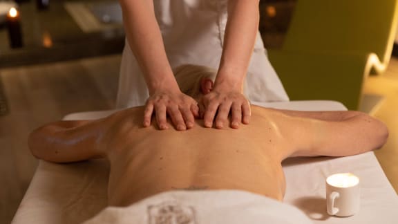 VOUCHER MASSAGGIO 30 MIN immagine