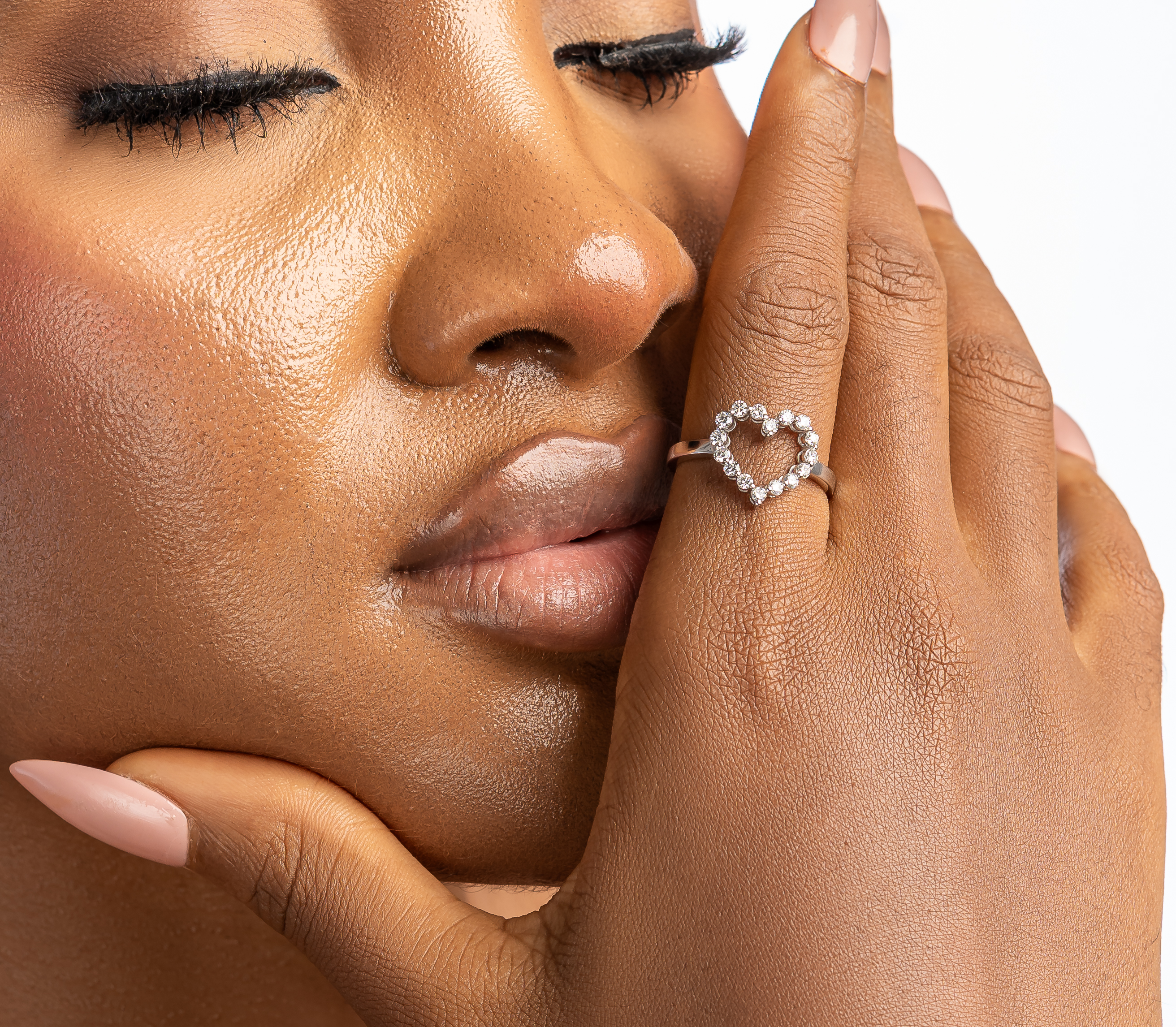 18K White Gold Diamond Heart Ring - View 2