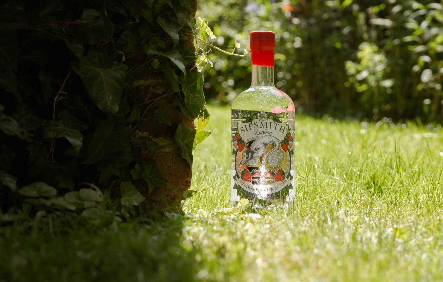 Sipsmith Strawberry Smash Gin. Official Gin Partner of Wimbledon.