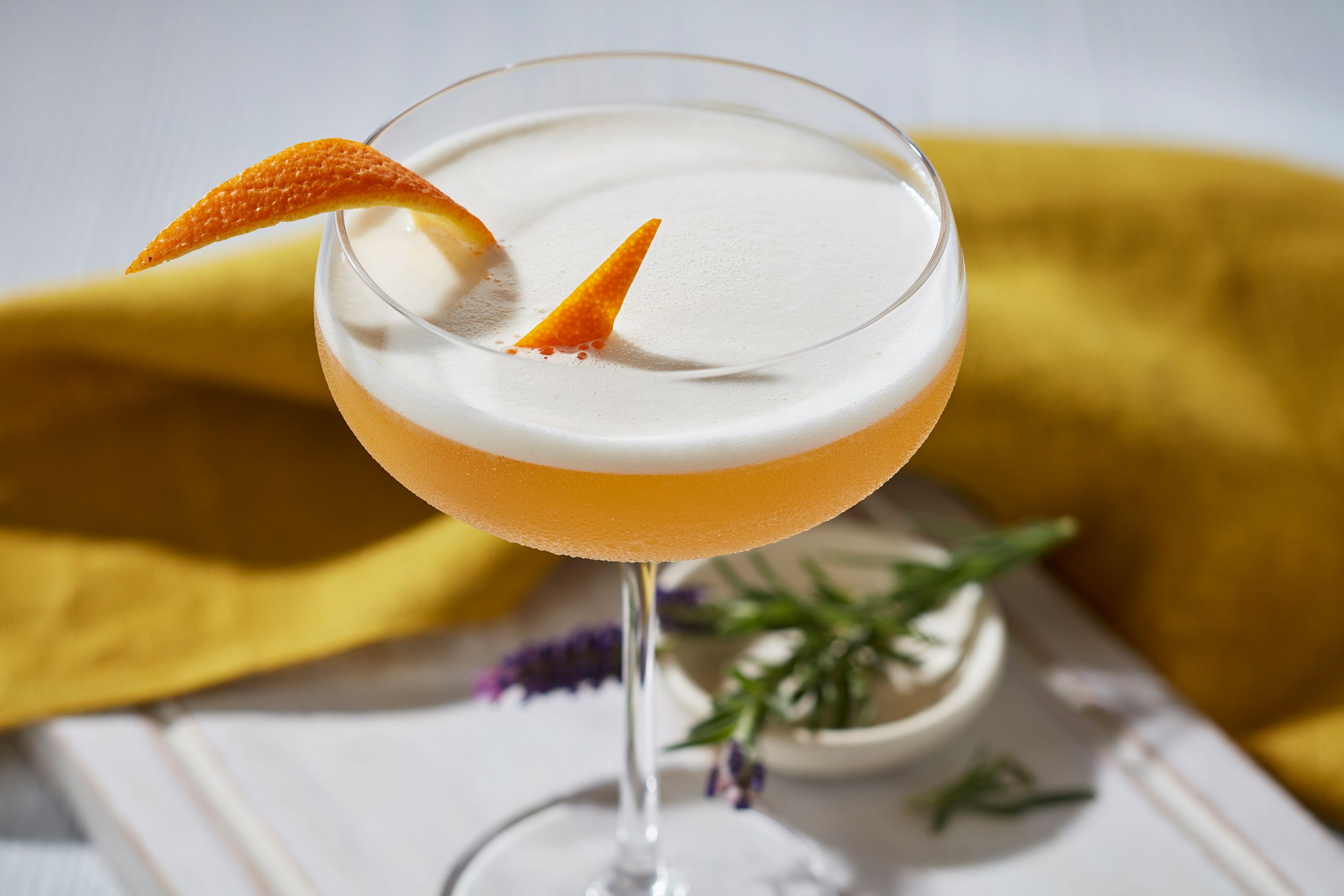 Bee's Knees Gin Cocktail Bee's Knees Gin Cocktail