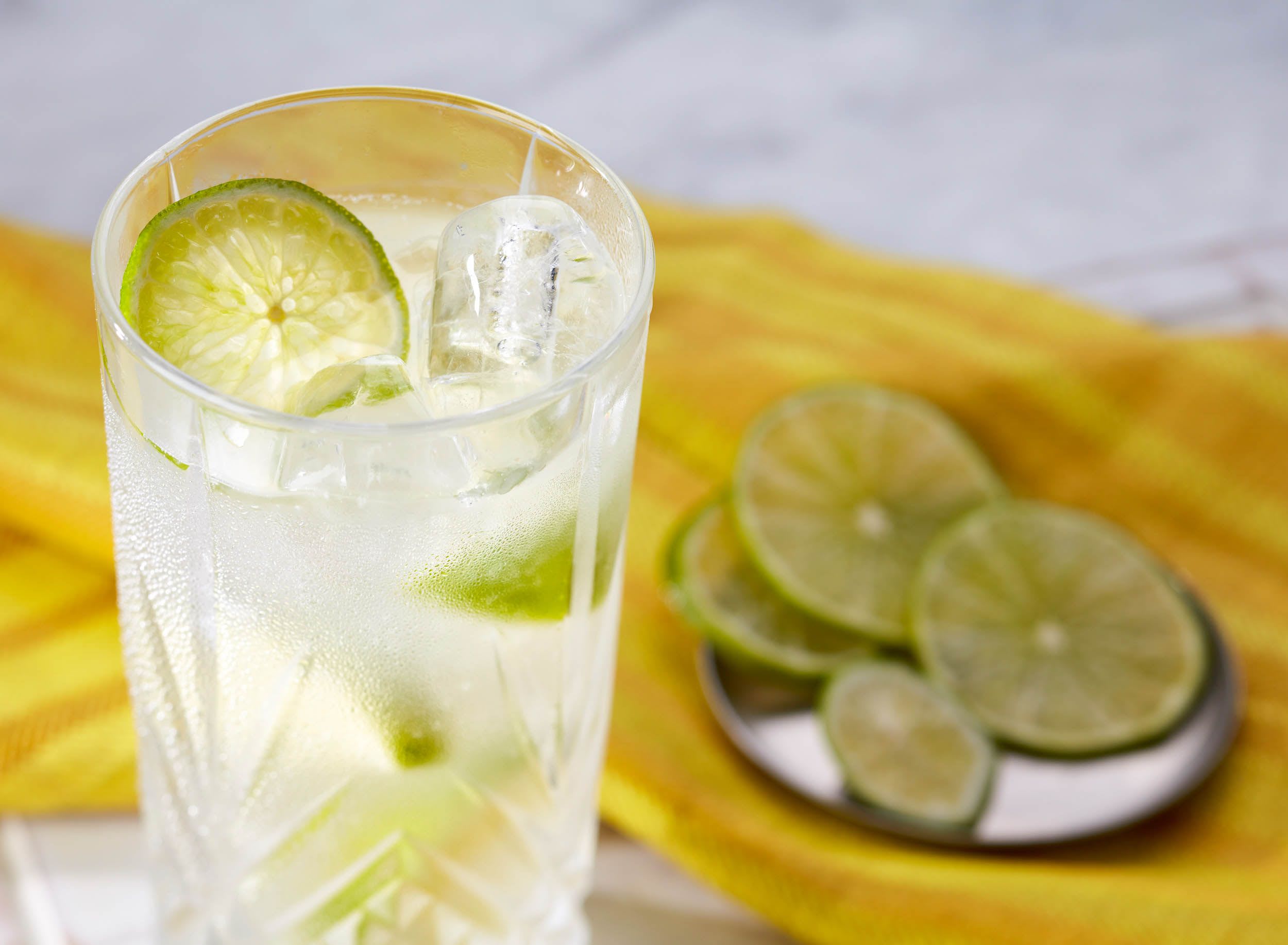 Gin cocktail, the refreshing gin rickey Gin cocktail, the refreshing gin rickey