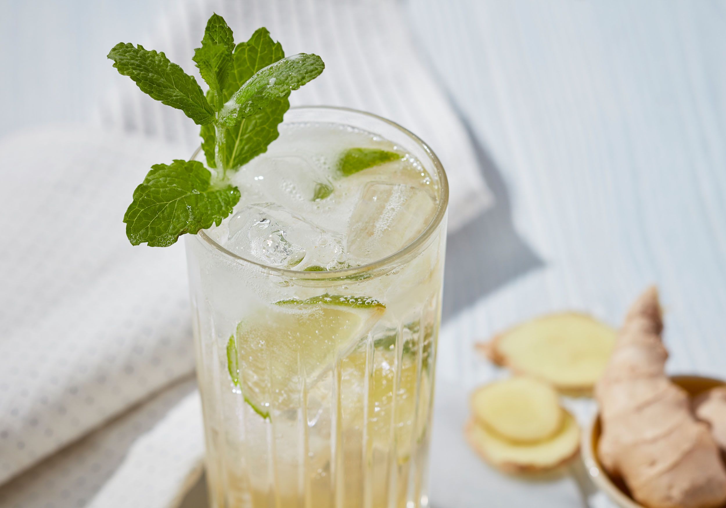 gin mule cocktail drink mint ginger beer gin mule cocktail drink mint ginger beer