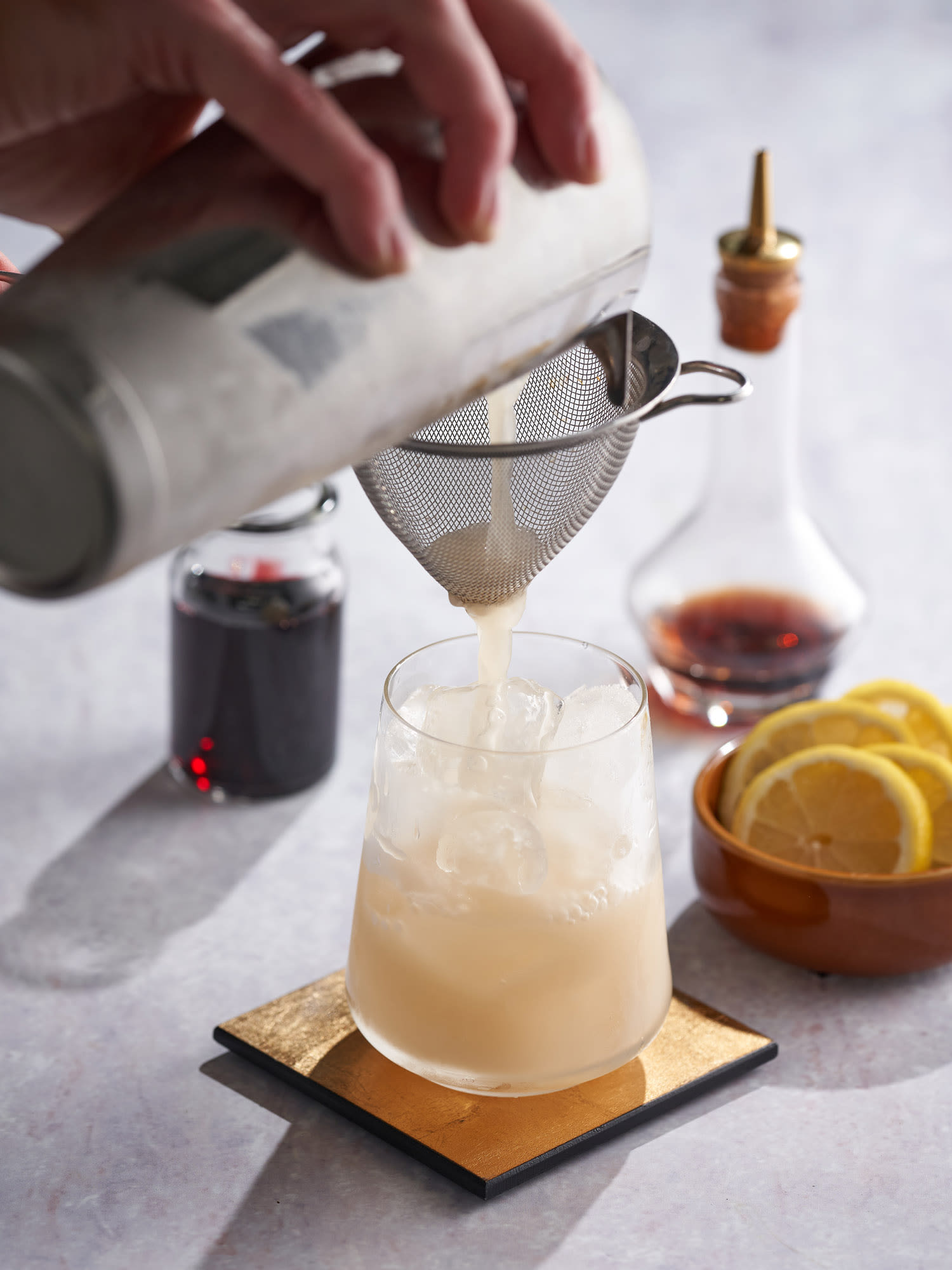 Making a New York Sour Making a New York Sour