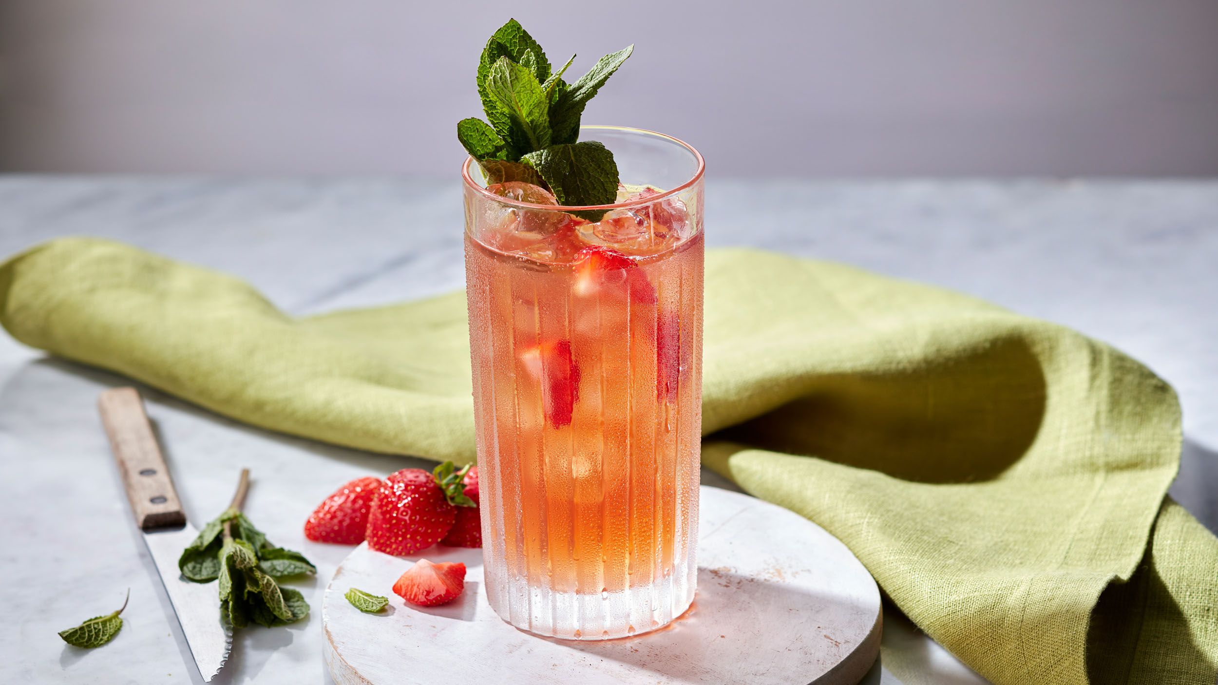Pimm's & Lemonade - Spirits Beacon