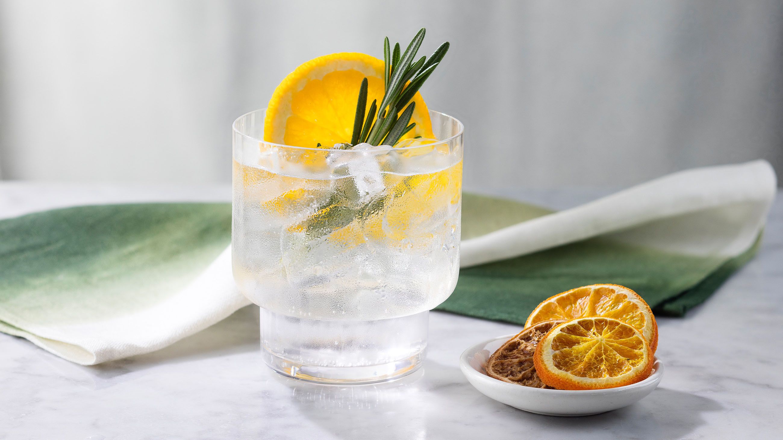 Best Gin and Tonic Recipe - How to Make a Perfect Gin and Tonic