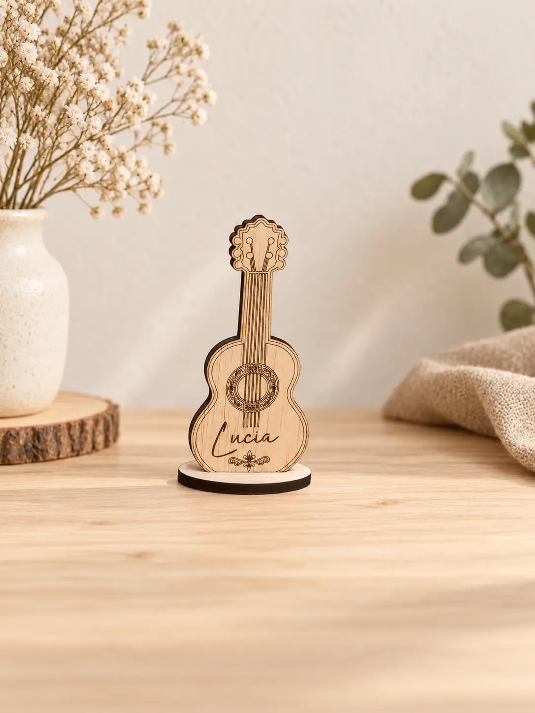 Marcasitio guitarra de madera con peana