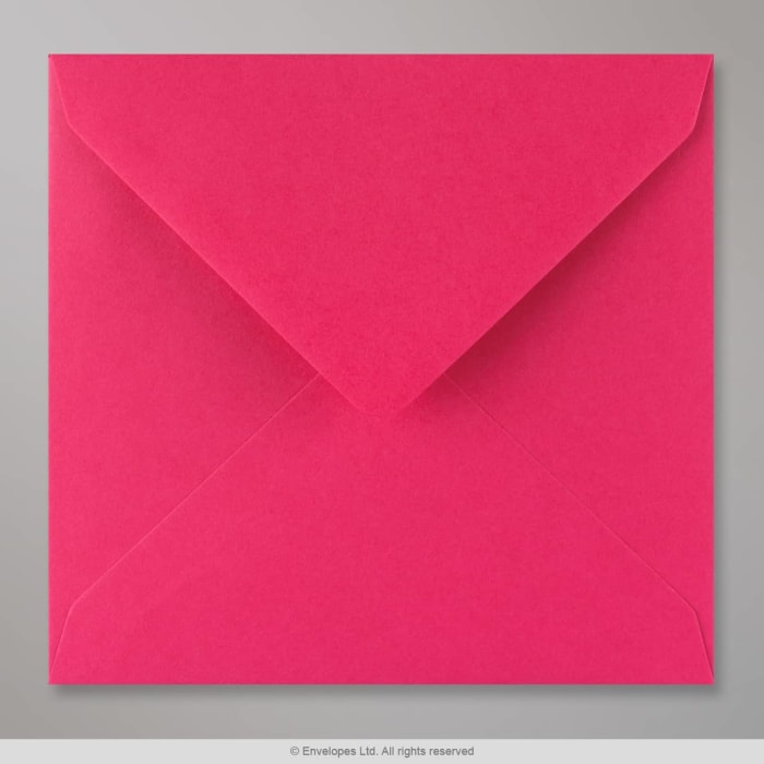 Fuksianpunainen kirjekuori 155x155 mm