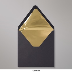 Envelope preto forrado com papel de alumínio dourado 160x160 mm