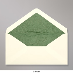 Sobre marfil forrado con papel de seda verde 110x220 mm (DL)