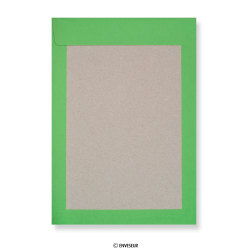 Envelope com papelão de volta em verde
