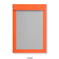 Envelope com papelão de volta em laranja