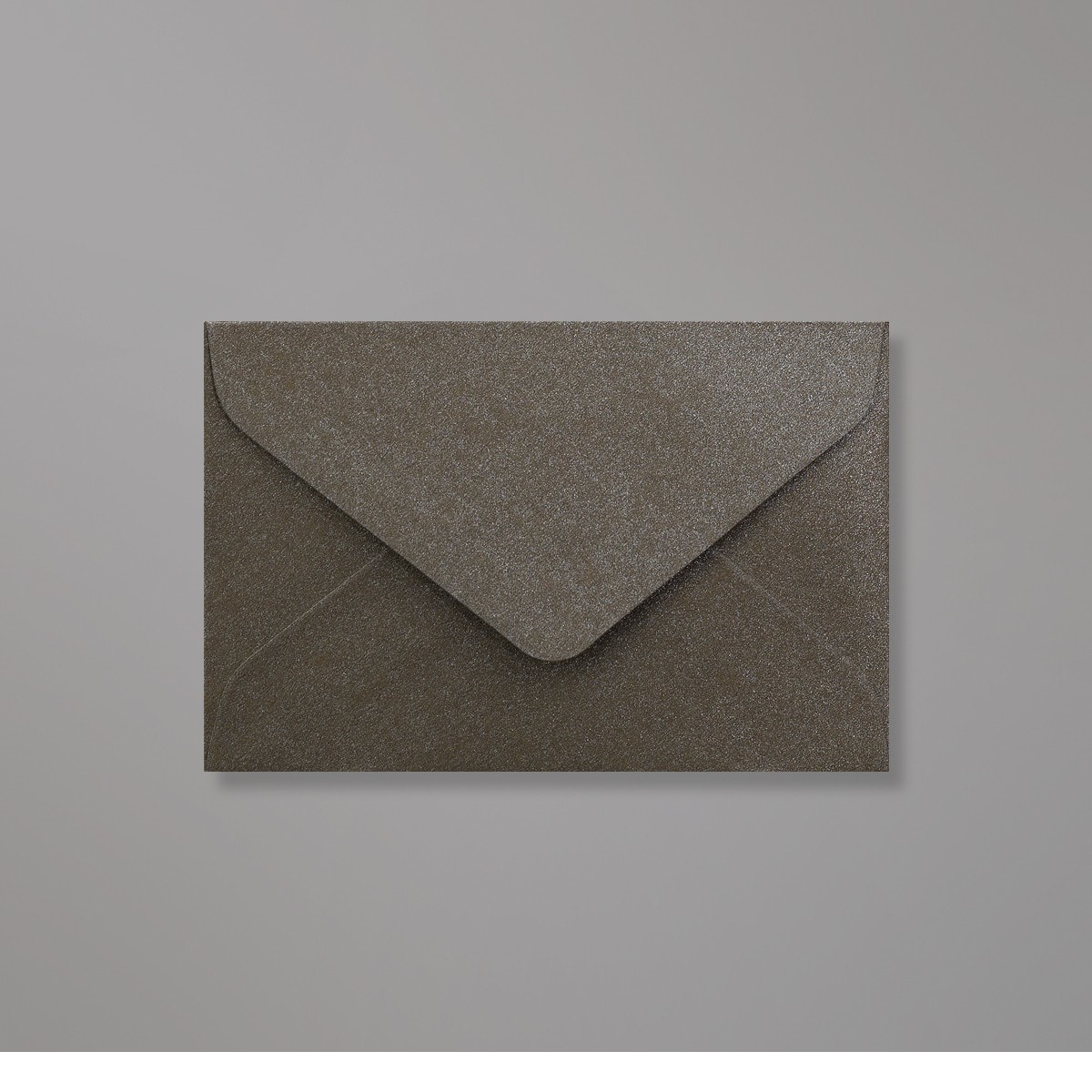 Enveloppe perlée taupe 62x94 mm