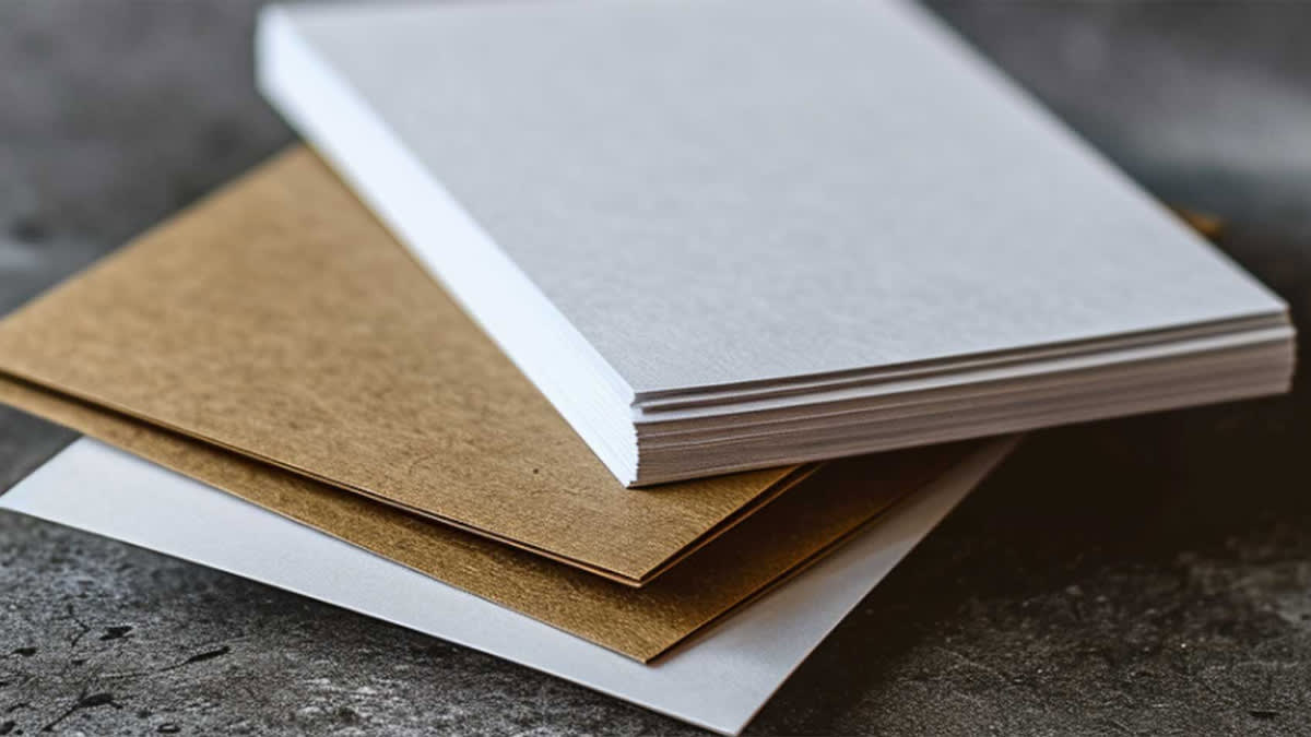 Craft Paper vs. Cardstock: Which One to Choose for Your Crafting Needs?