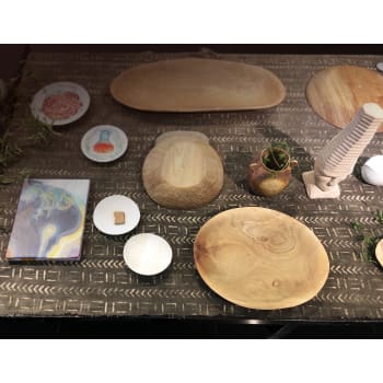 CIRCLE 黃金楠木盤, 2021 - Lafin Sawmah CIRCLE 黃金楠木盤, 2021 - Lafin Sawmah