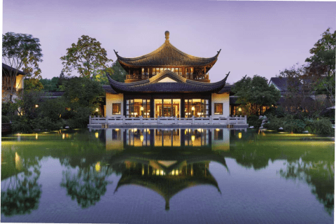 In a parallel universe of Hangzhou West Lake, and contemporary aesthetics and luxury, you traverse two different eras of heritage and experience the wonders of West Lake old and new