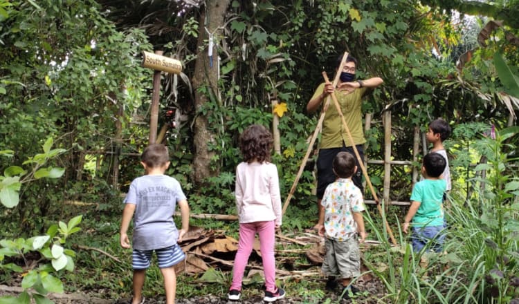 Full immersion in nature, blurred lines between indoor and outdoor spaces, full experience of place in natural world’s rich biodiversity