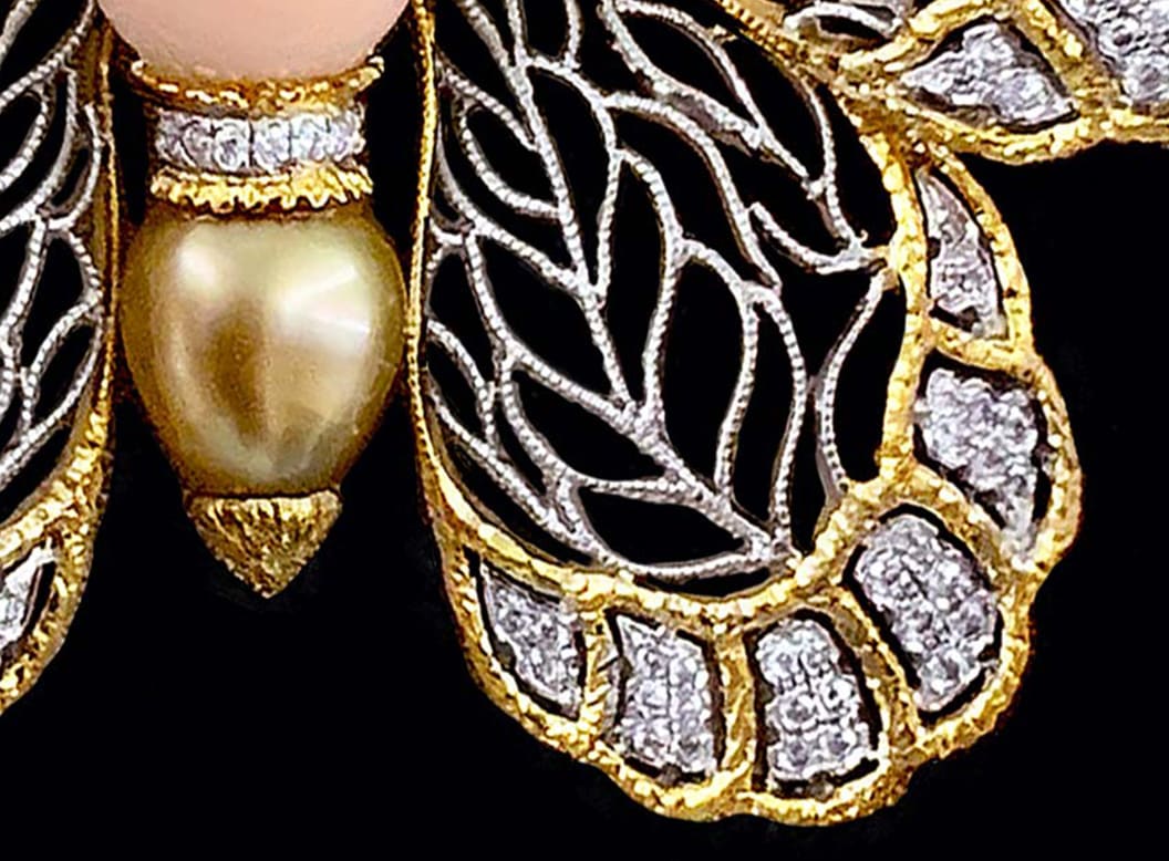 《Renaissance Style Jewelry Collection》雕金孔克珠蝴蝶別針 | 賀澤珠寶 《Renaissance Style Jewelry Collection》雕金孔克珠蝴蝶別針 | 賀澤珠寶