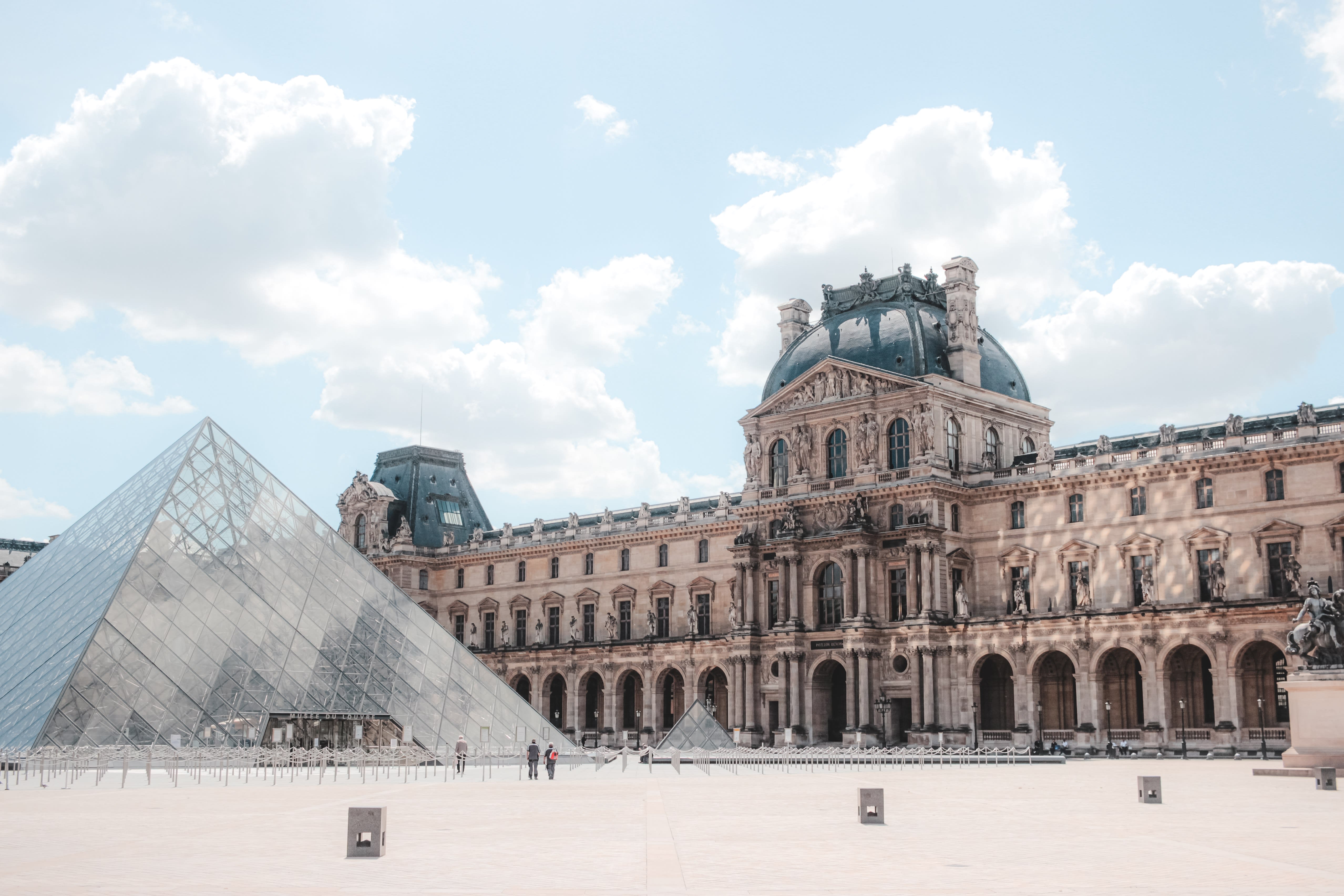 羅浮宮復甦之慶 Newly renovated Musée du Louvre awakens, celebrates by cellist Camille Thomas and Mona Lisa up close(圖2)