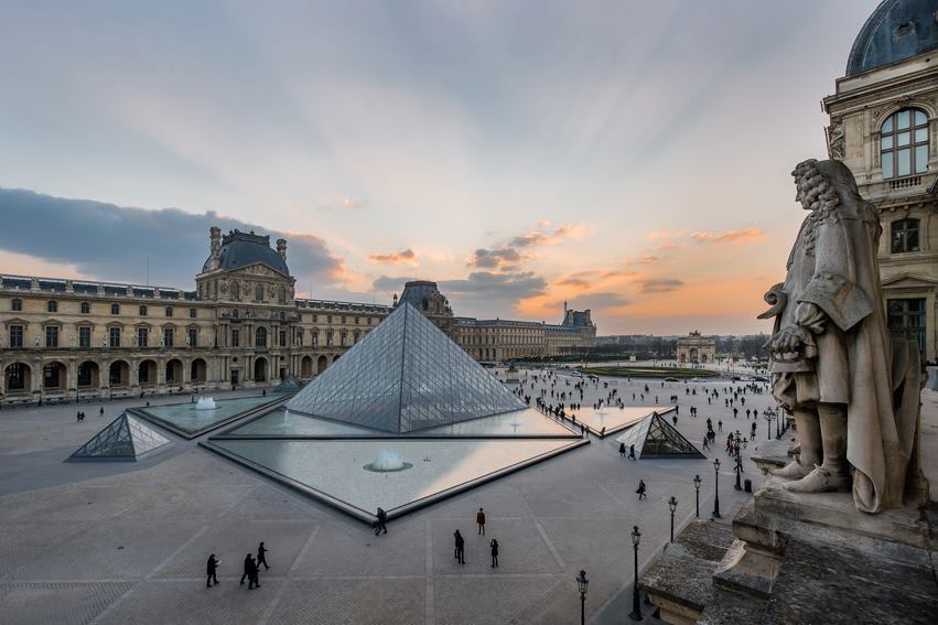 羅浮宮復甦之慶 Newly renovated Musée du Louvre awakens, celebrates by cellist Camille Thomas and Mona Lisa up close(圖1)