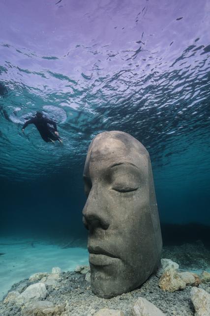 Gallery of sculptures under the Mediterranean Sea, depicting citizens of its sea banks, decrying ongoing human destruction of its ecosystem(圖4)