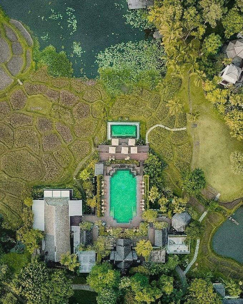 Rising above lush Ayung River Valley, accentuated by rice-bowl shaped pond as the portal to its architecture, ethereal energy awakens and soothes your mind and soul.  Sayan, Bali(圖9)