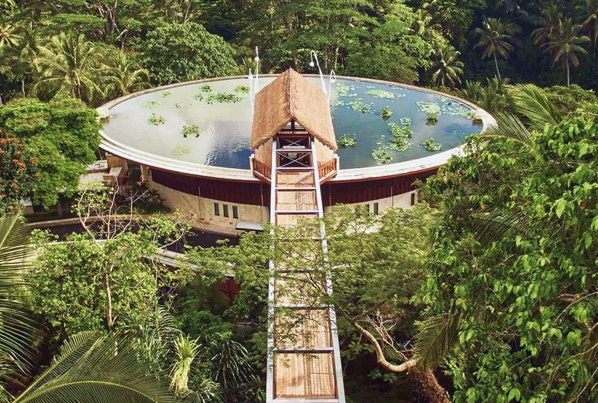 Rising above lush Ayung River Valley, accentuated by rice-bowl shaped pond as the portal to its architecture, ethereal energy awakens and soothes your mind and soul.  Sayan, Bali(圖1)