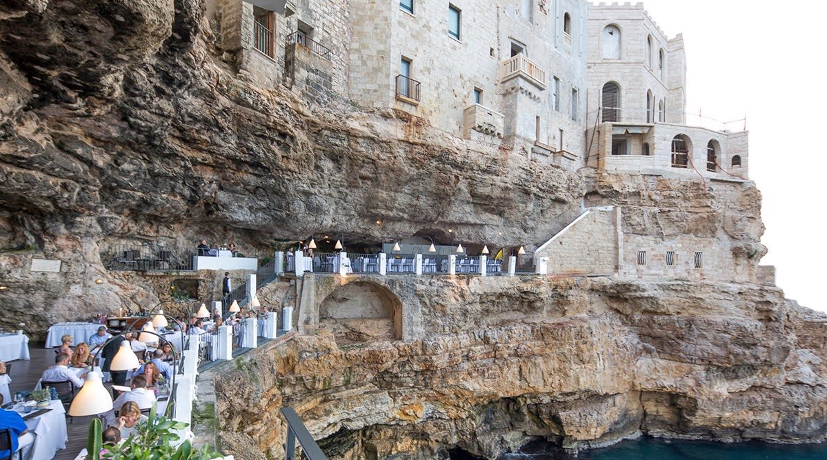 Polignano Mare 懸崖峭壁上絕色美景與石窟內美食驚豔—石窟宮酒店 Grotto Palazzese Hotel(圖11)